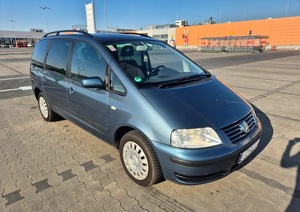 Volkswagen Sharan cena 8900 przebieg: 272800, rok produkcji 2003 z Gdańsk małe 232